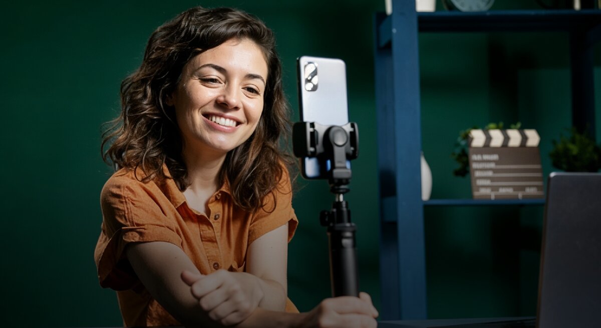 Creator recording a CMe video profile